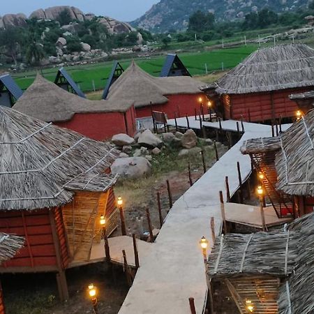 Golden Chariot Resort Hampi Exteriör bild